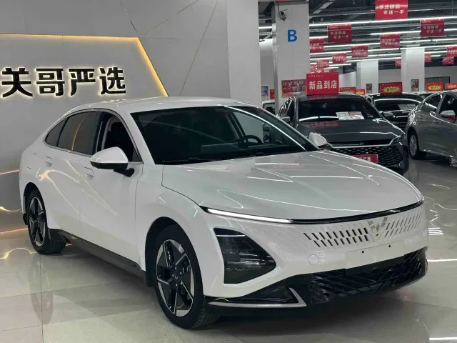 Фотография автомобиля — Wuling Starlight