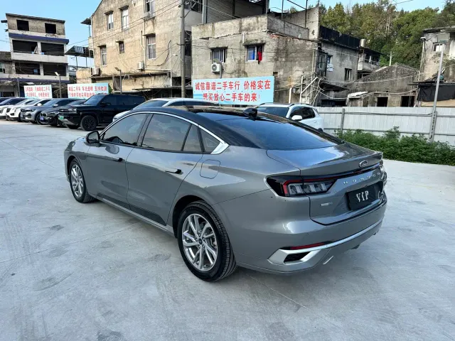 Ford Mondeo — Фото автомобиля 3