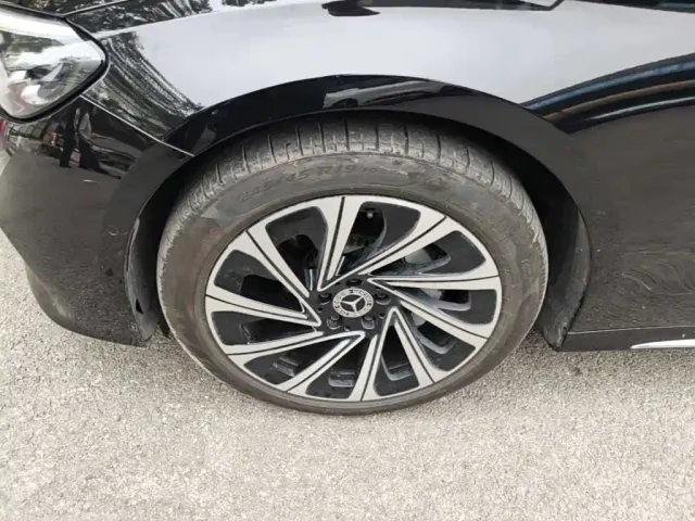 Mercedes-Benz E-Class — Фото автомобиля 22
