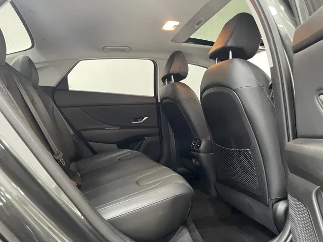 Hyundai Elantra — Фото автомобиля 14