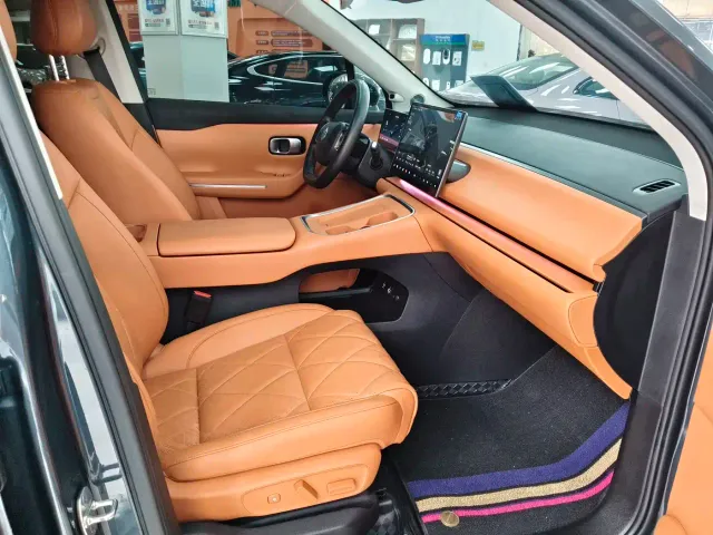 Leapmotor C16 — Фото автомобиля 14