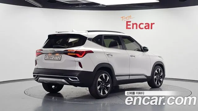 Kia Seltos — Фото автомобиля 2