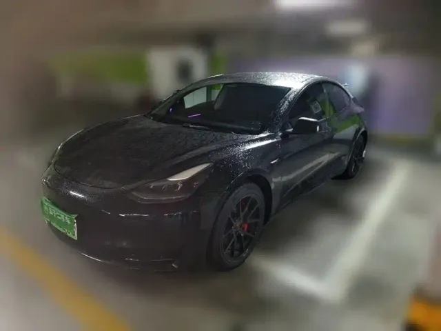 Фотография автомобиля — Tesla Model 3