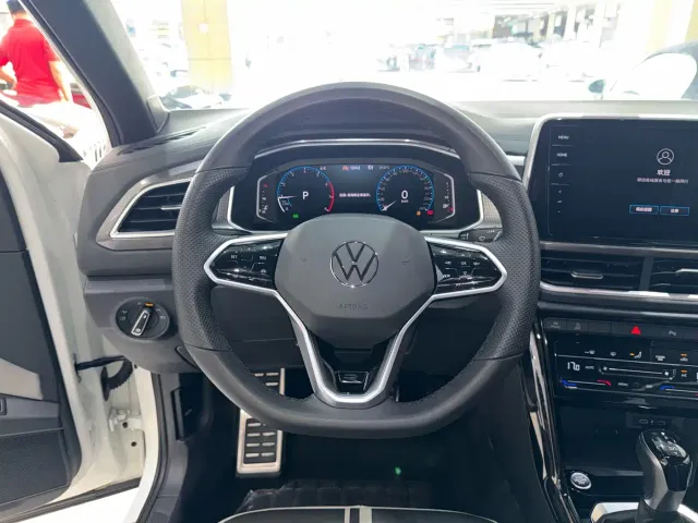 Volkswagen T-Roc — Фото автомобиля 15