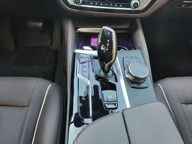 BMW 5 Series — Фото автомобиля 13