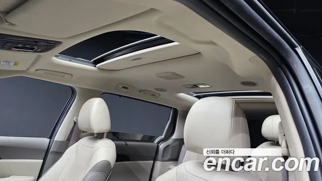 Kia Carnival Generation 4 — Фото автомобиля 24