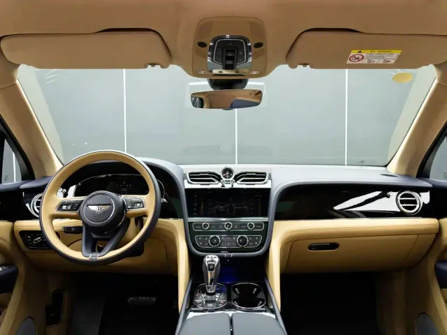 Bentley Bentayga — Фото автомобиля 14