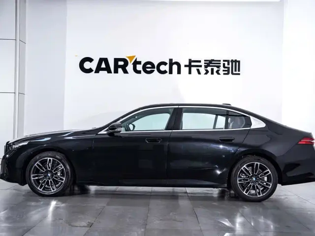 BMW 5 Series — Фото автомобиля 8