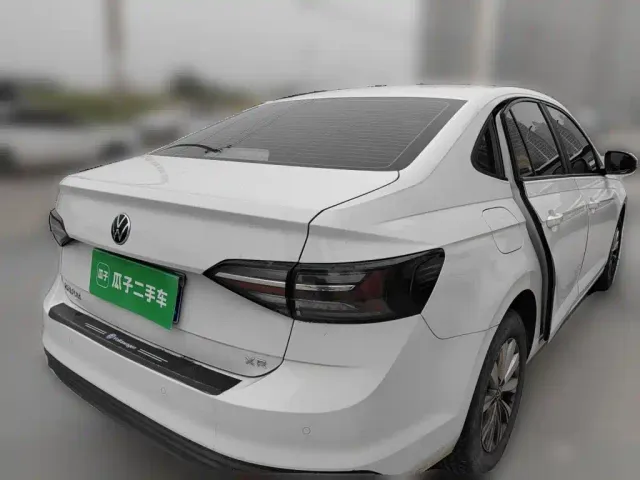 Volkswagen Lavida — Фото автомобиля 6