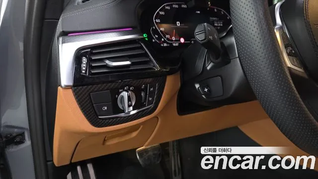 BMW 5 Series G30 — Фото автомобиля 29