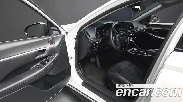 Hyundai Sonata Sonata (DN8) 2.0 LPG(Для проката) — Фото автомобиля 10