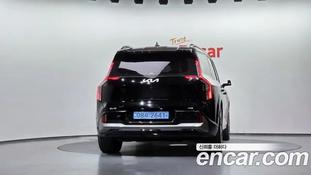 Kia EV9 — Фото автомобиля 4
