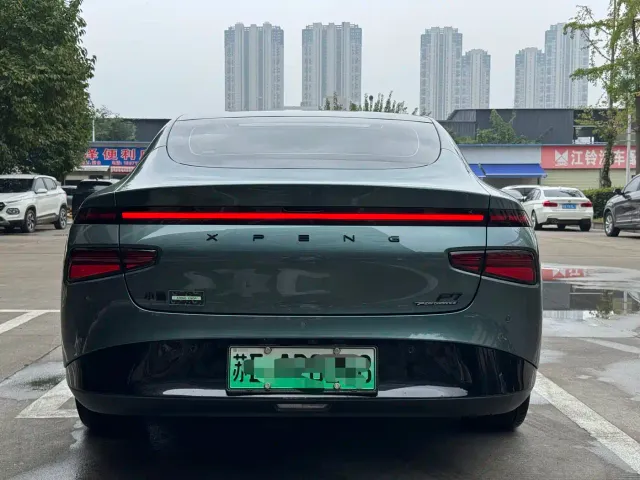 Xpeng P7 — Фото автомобиля 5