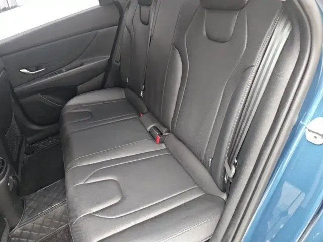 Hyundai Elantra — Фото автомобиля 16