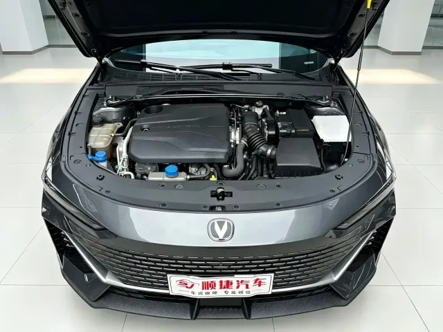 Changan UNI-V — Фото автомобиля 20