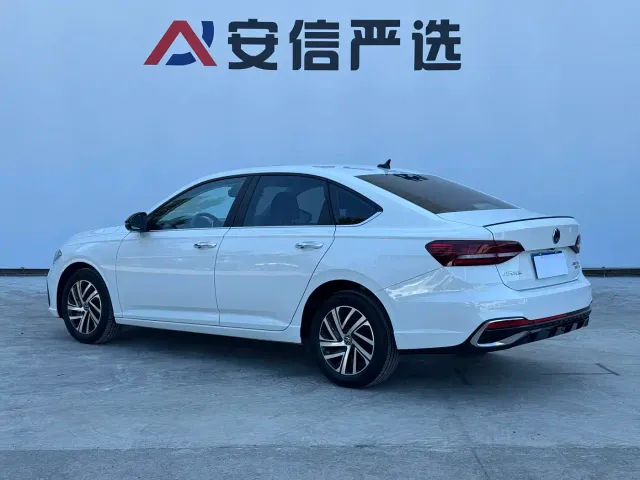 Volkswagen Lavida — Фото автомобиля 6