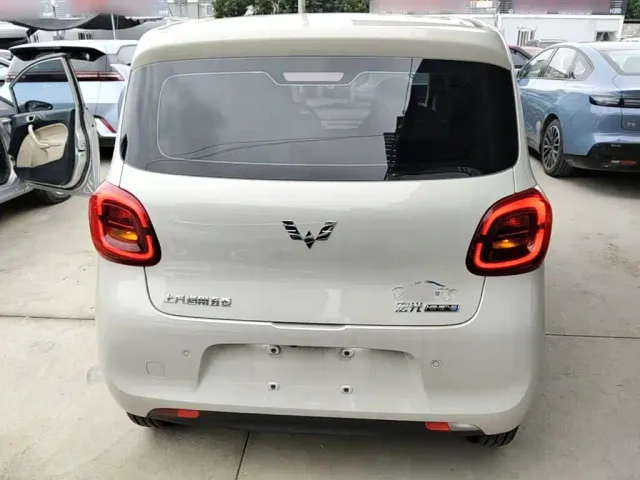 Wuling Hongguang Mini EV — Фото автомобиля 5