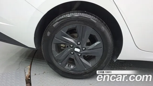 Hyundai Avante CN7 — Фото автомобиля 5