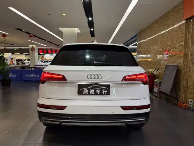 Audi Q5L — Фото автомобиля 7