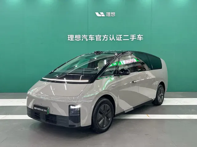 Фотография автомобиля — Li Auto MEGA