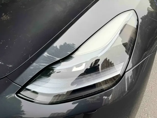 Tesla Model Y — Фото автомобиля 3