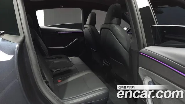 Tesla Model Y — Фото автомобиля 17