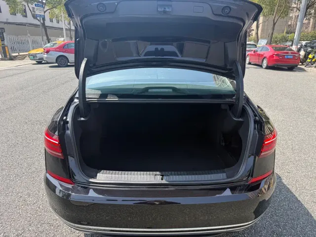 Volkswagen Passat — Фото автомобиля 16