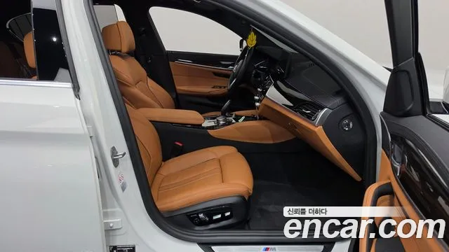 BMW 5 Series G30 — Фото автомобиля 16