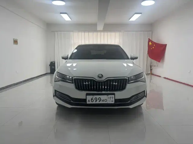 Skoda Superb — Фото автомобиля 2