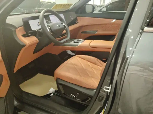 Changan CS75 Plus — Фото автомобиля 8