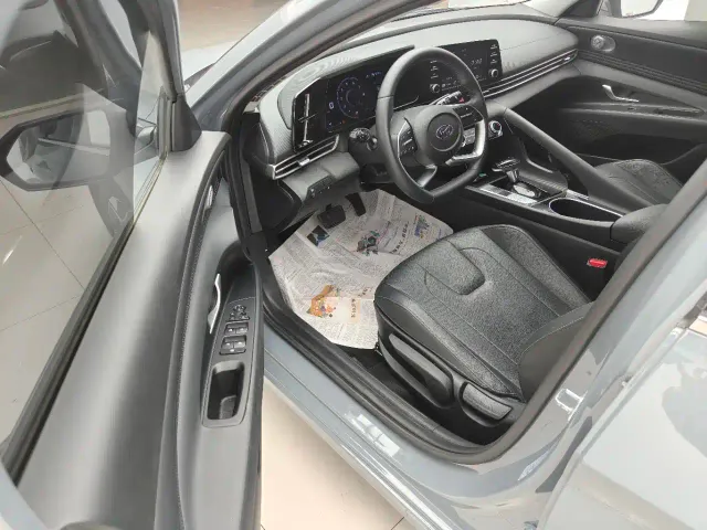 Hyundai Elantra — Фото автомобиля 7
