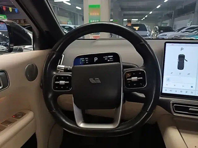 Li Auto L9 — Фото автомобиля 10