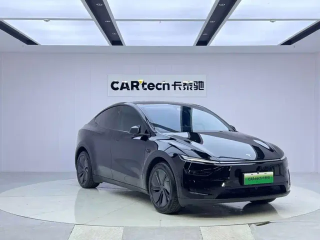 Tesla Model Y — Фото автомобиля 7