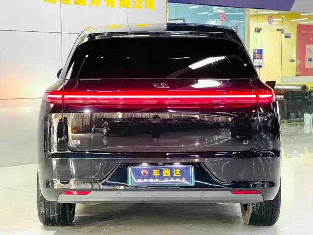 Li Auto L7 — Фото автомобиля 5