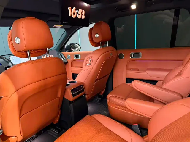 Li Auto L9 — Фото автомобиля 10
