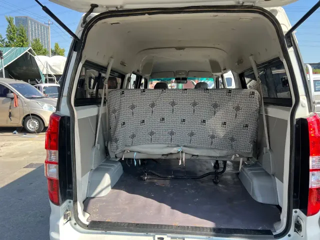 Shineray SRM Xinyuan New Energy Hiace EV — Фото автомобиля 10