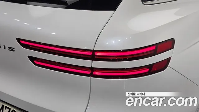 Genesis GV70 — Фото автомобиля 8
