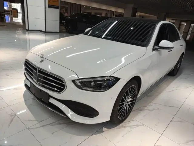 Фотография автомобиля — Mercedes-Benz C-Class