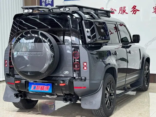Land Rover Defender — Фото автомобиля 23