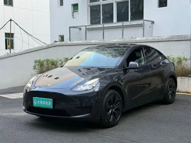 Фотография автомобиля — Tesla Model Y
