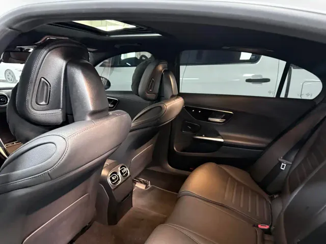 Mercedes-Benz C-Class — Фото автомобиля 11