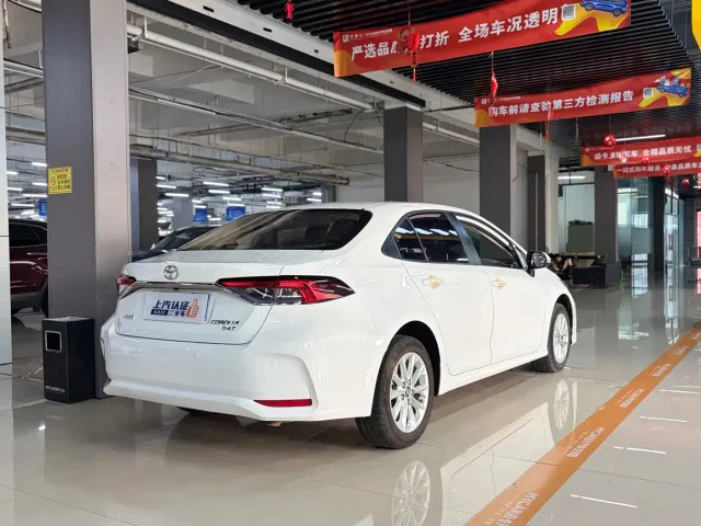 Toyota Corolla — Фото автомобиля 10