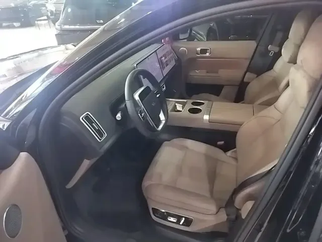 Li Auto L7 — Фото автомобиля 15