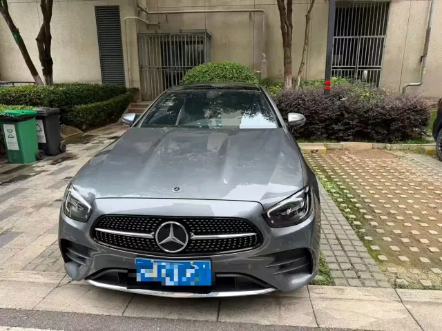 Mercedes-Benz E-Class — Фото автомобиля 2