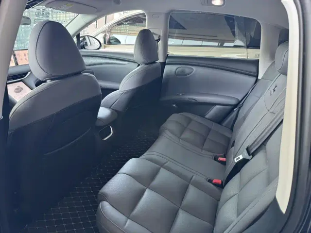 IM Motors LS6 — Фото автомобиля 9