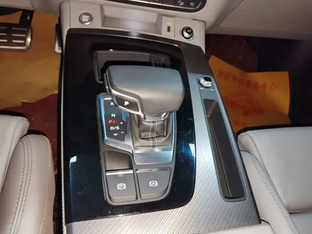 Audi Q5L — Фото автомобиля 13
