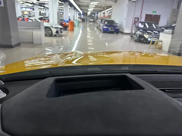 Lamborghini Urus — Фото автомобиля 18