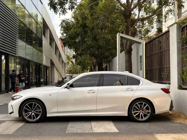 BMW 3 Series — Фото автомобиля 3