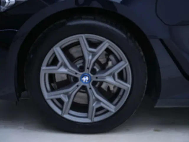 BMW i3 — Фото автомобиля 10