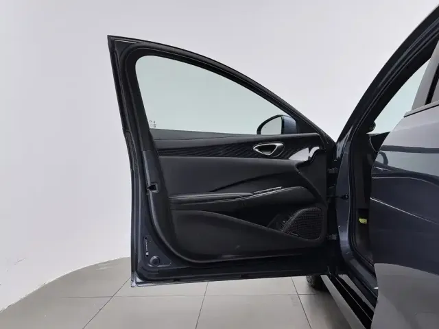 BYD Seal — Фото автомобиля 8